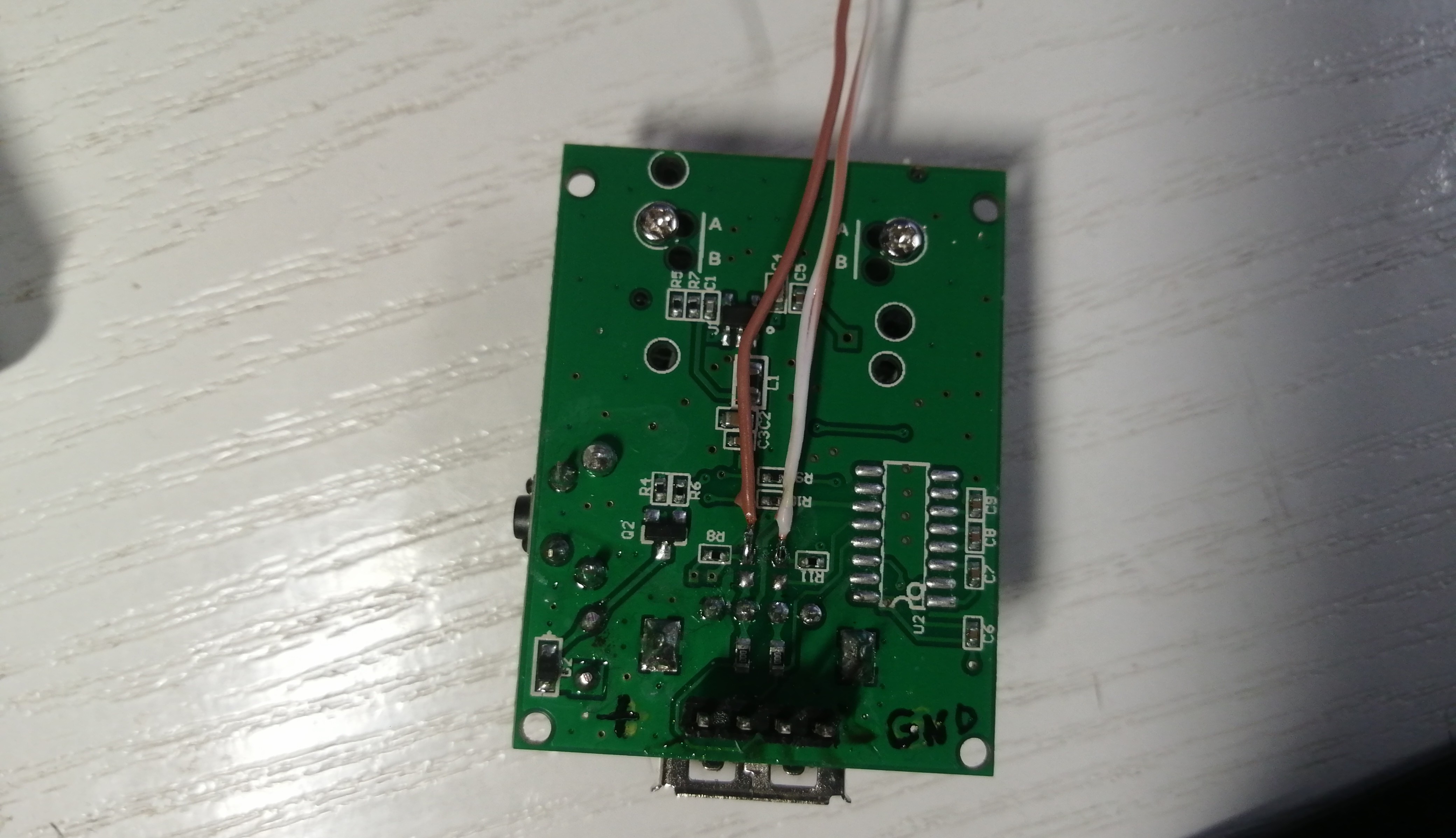 Zapojeni UART zespodu