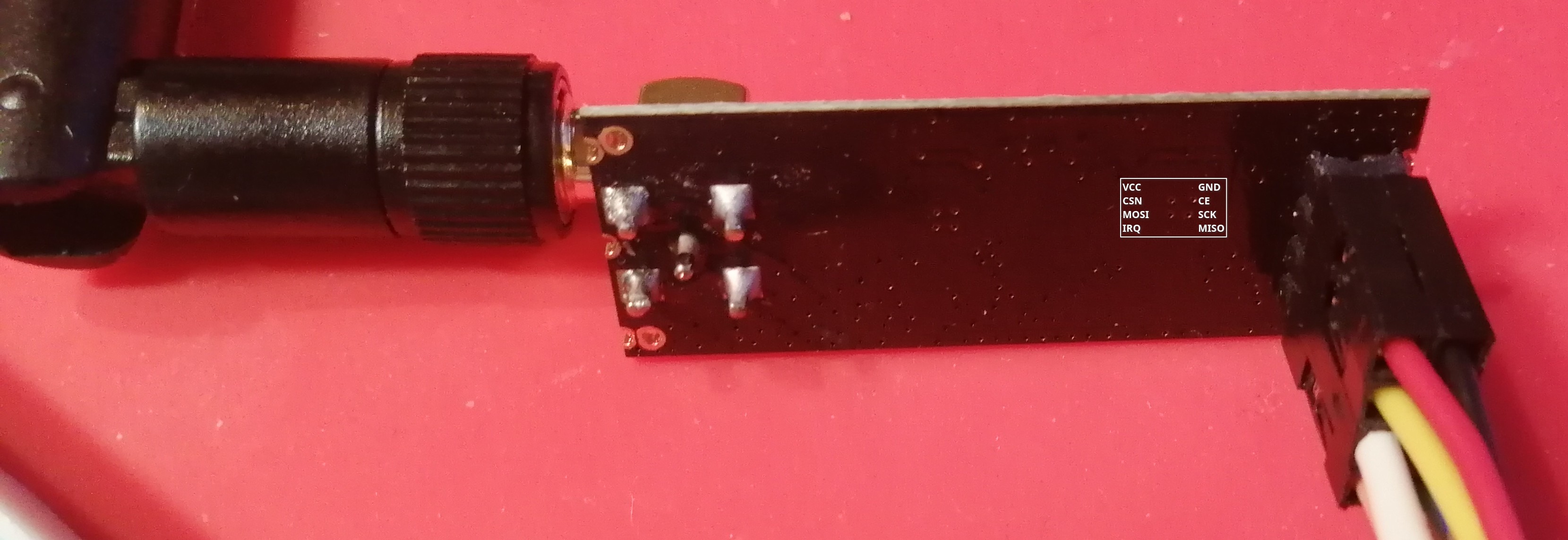 zapojeni pinu zespodu